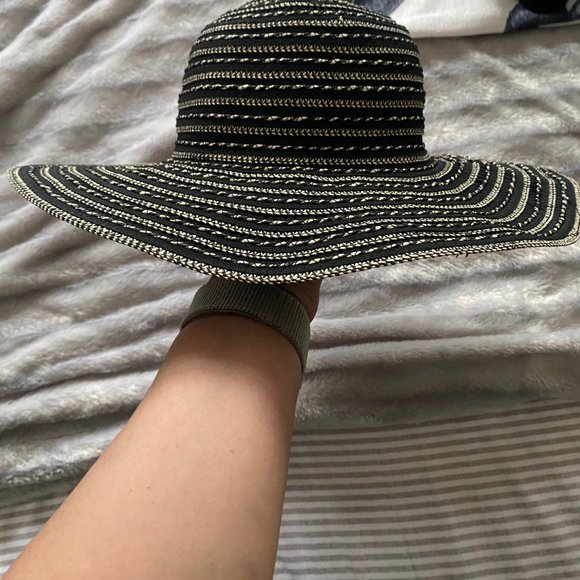 URBAN OUTFITTERS RIBBON SPIRALED WIDE BRIM HAT - Picture 2 of 7